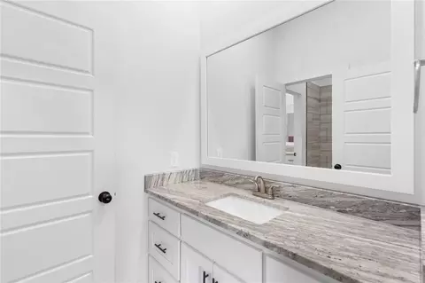 Bath - 3364 Sagely Ln, Springdale, AR 72764 photo 6 of 8