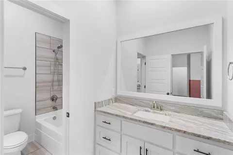 Bath - 3364 Sagely Ln, Springdale, AR 72764 photo 5 of 8
