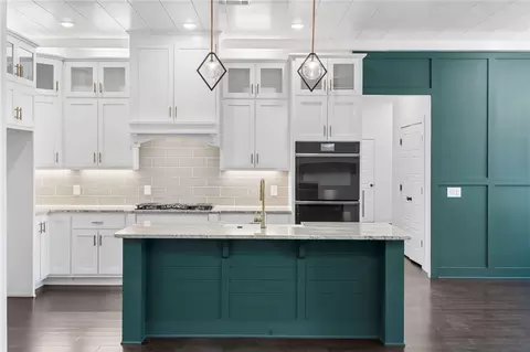 Kitchen - 3364 Sagely Ln, Springdale, AR 72764 photo 3 of 4