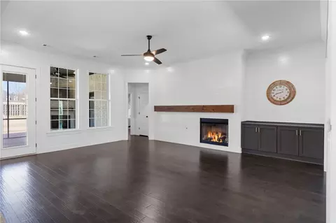 Living - 3364 Sagely Ln, Springdale, AR 72764 photo 2 of 4