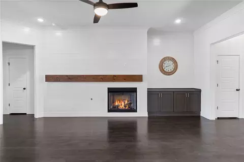 Living - 3364 Sagely Ln, Springdale, AR 72764 photo 1 of 4