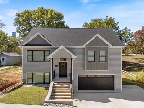 1091 N Davis St, Pea Ridge, AR 72751