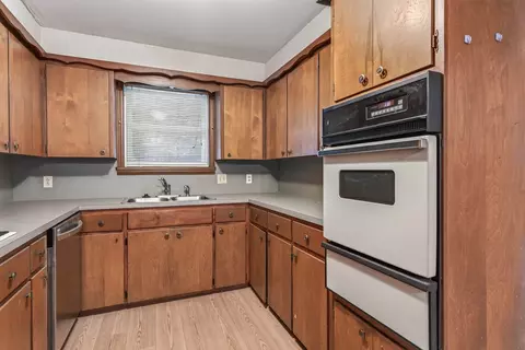 Kitchen - 2015 S Q St, Fort Smith, AR 72901 photo 2 of 2