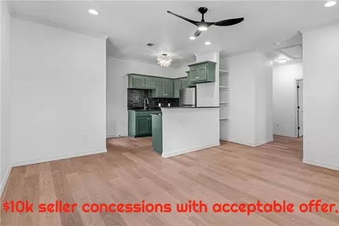 1137 N Leverett Ave #202, Fayetteville, AR 72703