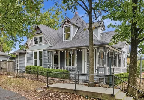 10 White St, Eureka Springs, AR 72632