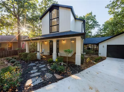 3215 Wroxton Ct, Fayetteville, AR 72703