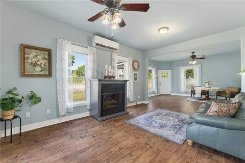 403 S Wright St, Siloam Springs, AR 72761