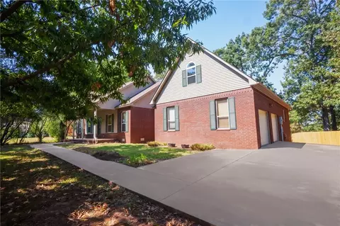 10 Wish Ln, Clarksville, AR 72830