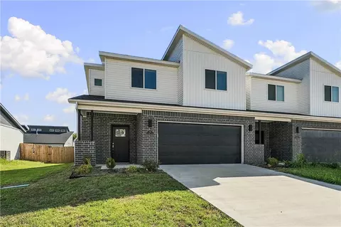 719 Sun Meadows Loop, Centerton, AR 72719