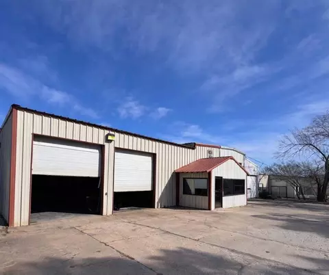 519 Main St, Huntsville, AR 72740