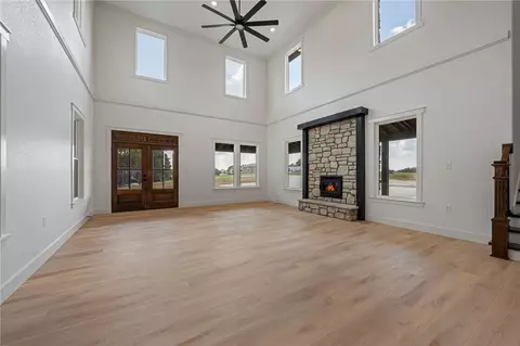 Living - 17110 Malico Mountain Rd, West Fork, AR 72774 photo 2 of 5