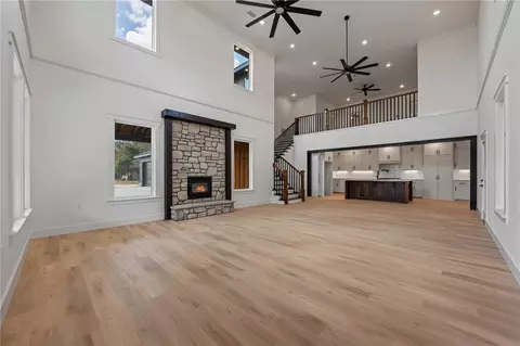 Living - 17110 Malico Mountain Rd, West Fork, AR 72774 photo 3 of 5
