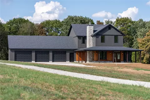 Exterior - 17110 Malico Mountain Rd, West Fork, AR 72774 photo 2 of 12
