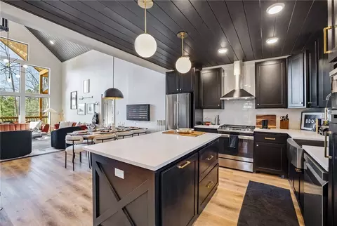 Kitchen - 2496 Ar 74 Hwy E, Jasper, AR 72641 photo 2 of 4
