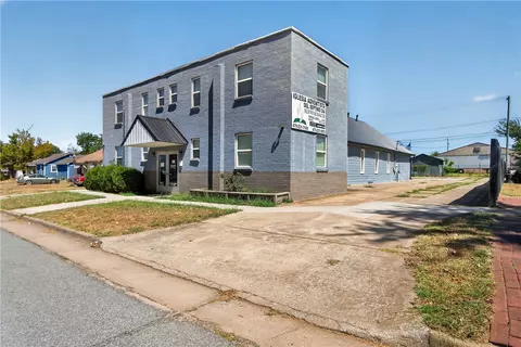 715 N 3rd St, Rogers, AR 72756 photo 4