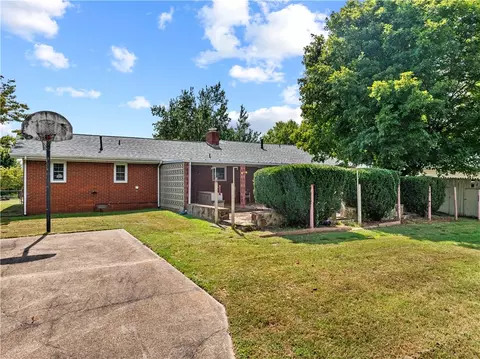 Exterior - 1503 Ridgepark Rd, Harrison, AR 72601 photo 6 of 11