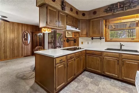 Kitchen - 1503 Ridgepark Rd, Harrison, AR 72601 photo 2 of 5