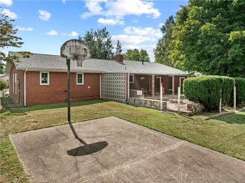 Exterior - 1503 Ridgepark Rd, Harrison, AR 72601 photo 5 of 11