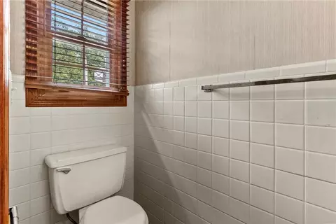 Bath - 1503 Ridgepark Rd, Harrison, AR 72601 photo 1 of 6