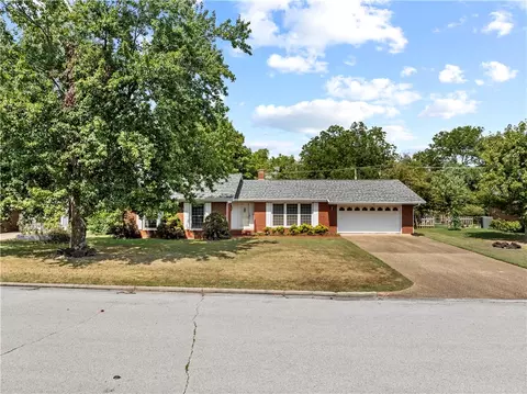 Exterior - 1503 Ridgepark Rd, Harrison, AR 72601 photo 2 of 11