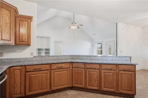 Kitchen - 472732 E 650 Road E 650 Rd, Watts, OK 74964 photo 2 of 4