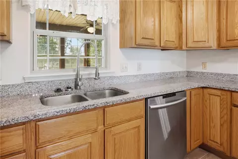 Kitchen - 472732 E 650 Road E 650 Rd, Watts, OK 74964 photo 4 of 4