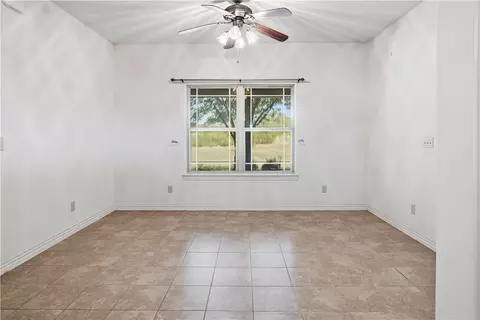 Living - 472732 E 650 Road E 650 Rd, Watts, OK 74964 photo 5 of 7