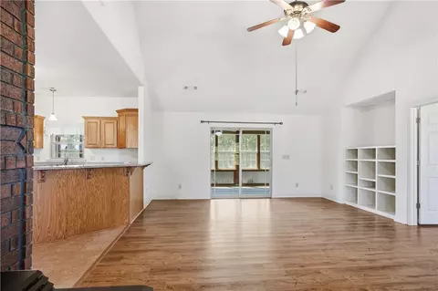 Living - 472732 E 650 Road E 650 Rd, Watts, OK 74964 photo 4 of 7