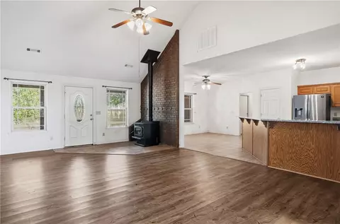 Living - 472732 E 650 Road E 650 Rd, Watts, OK 74964 photo 2 of 7