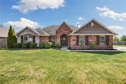 2925 Featherock Way, Fayetteville, AR 72704