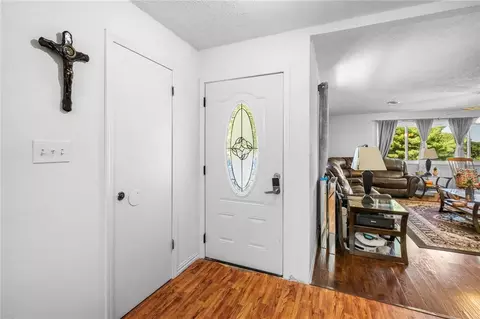Entry Way - 16478 Hale Mountain Rd, Morrow, AR 72749 photo 1 of 2