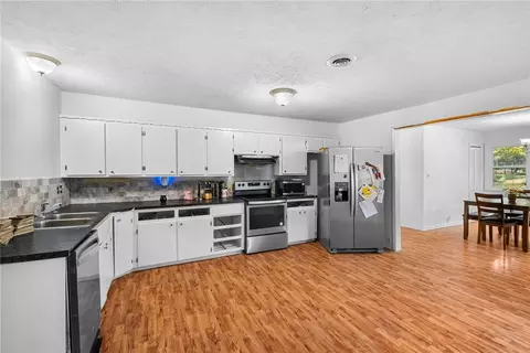 Kitchen - 16478 Hale Mountain Rd, Morrow, AR 72749 photo 2 of 3
