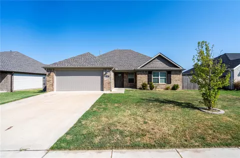 1907 Hudson Dr, Siloam Springs, AR 72761
