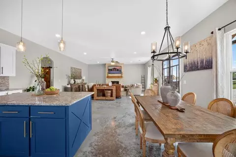 Dining - 20108 Sherry Rd, Springdale, AR 72764 photo 1 of 1