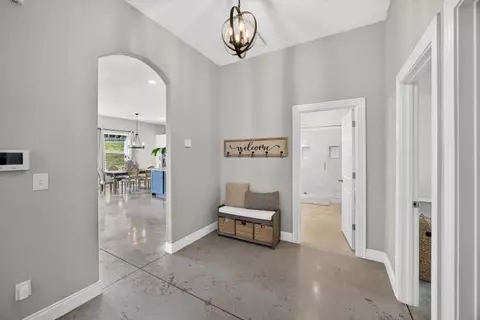 Entry Way - 20108 Sherry Rd, Springdale, AR 72764 photo 3 of 6