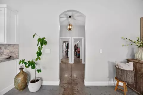 Entry Way - 20108 Sherry Rd, Springdale, AR 72764 photo 5 of 6