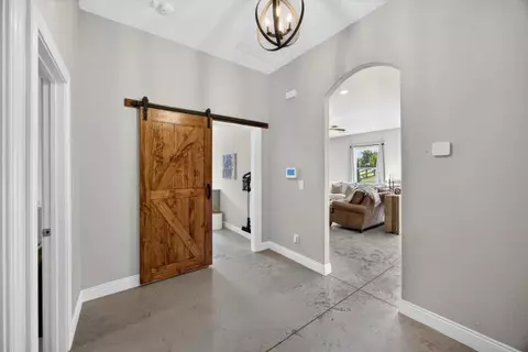 Entry Way - 20108 Sherry Rd, Springdale, AR 72764 photo 4 of 6