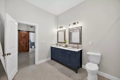 Entry Way - 20108 Sherry Rd, Springdale, AR 72764 photo 2 of 6