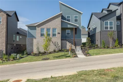 2649 E Livingston Ln, Fayetteville, AR 72703