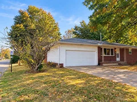 Exterior - 1114 Eicher Ave, Springdale, AR 72764 photo 2 of 10