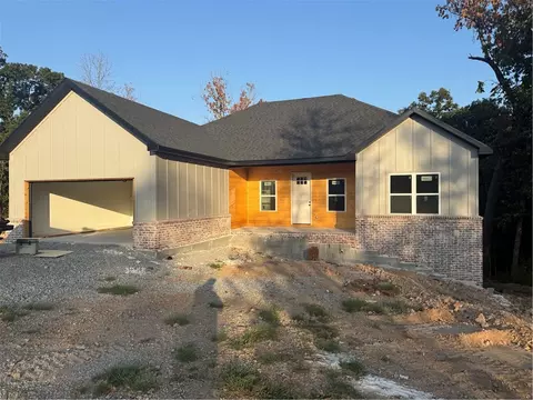 8 Jellinger Ln, Bella Vista, AR 72715