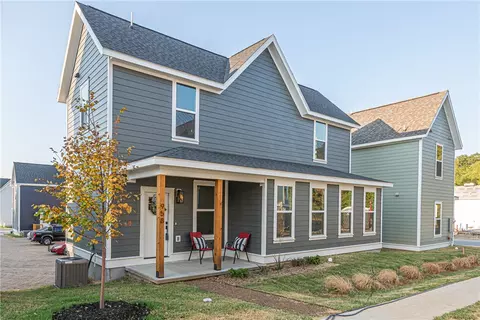 975 S Laramie Hts, Fayetteville, AR 72704