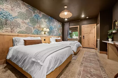 Bedroom - 106 W Highway 74, Jasper, AR 72641 photo 8 of 9