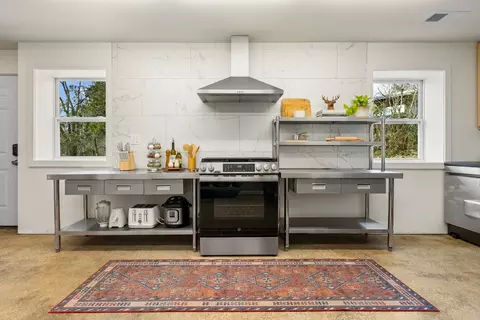 Kitchen - 106 W Highway 74, Jasper, AR 72641 photo 2 of 5