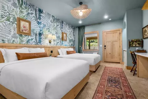 Bedroom - 106 W Highway 74, Jasper, AR 72641 photo 4 of 9