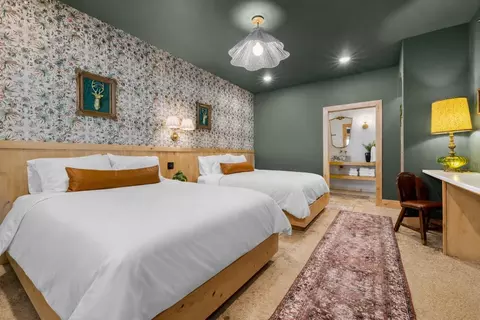 Bedroom - 106 W Highway 74, Jasper, AR 72641 photo 5 of 9