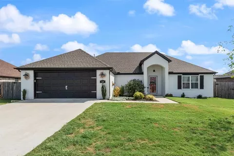 320 N Tacoma St, Farmington, AR 72730
