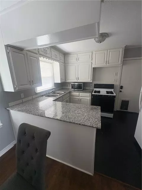 Kitchen - 2020 Q St, Fort Smith, AR 72901 photo 2 of 4