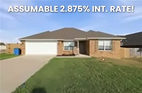 916 Brook St, Gentry, AR 72734
