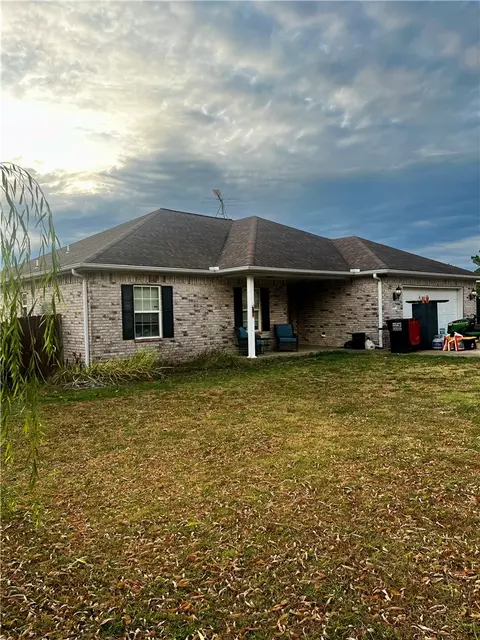8425 Glory Dr, Bentonville, AR 72713
